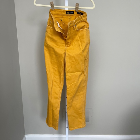 Lee
Vintage Modern Rider Jacket and Jeans - Picture 6 of 10